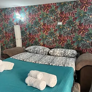 La Casa Di Lucio Bed & Breakfast Napoli